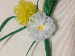 ５分で出来る 毛糸でお花モチーフの作り方 Knitlabo Blog