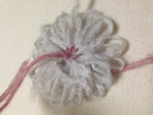 ５分で出来る 毛糸でお花モチーフの作り方 Knitlabo Blog