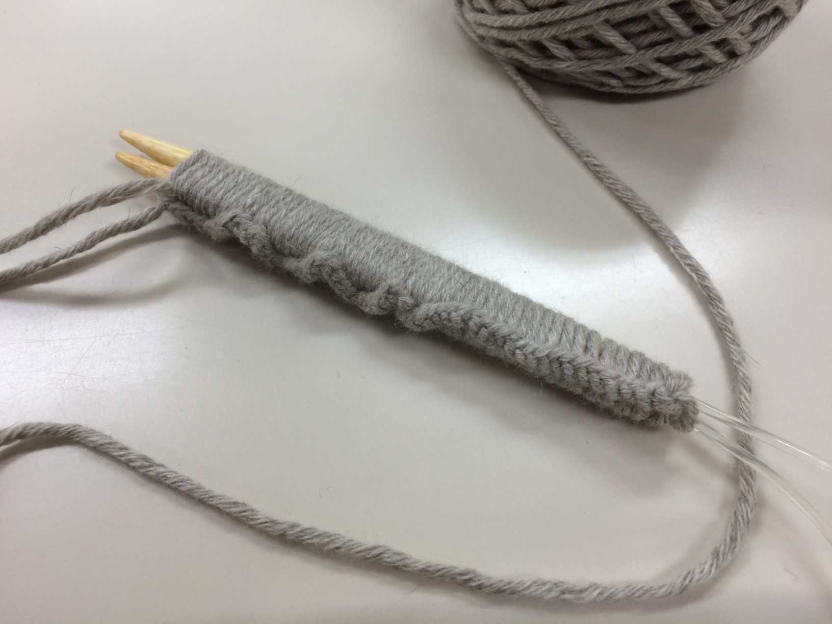 手編みマフラーより簡単に編めるオシャレなスヌード Knitlabo Blog