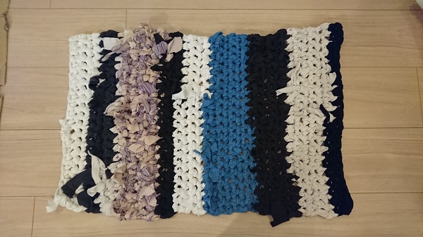 着なくなった服で作る リサイクル 布裂き マット Knitlabo Blog