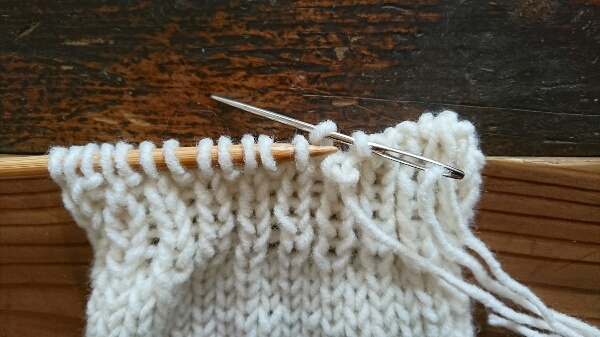 ゴム編み出し付きのセーターなど。編み出しを作る際の方法 | KNITLABO BLOG