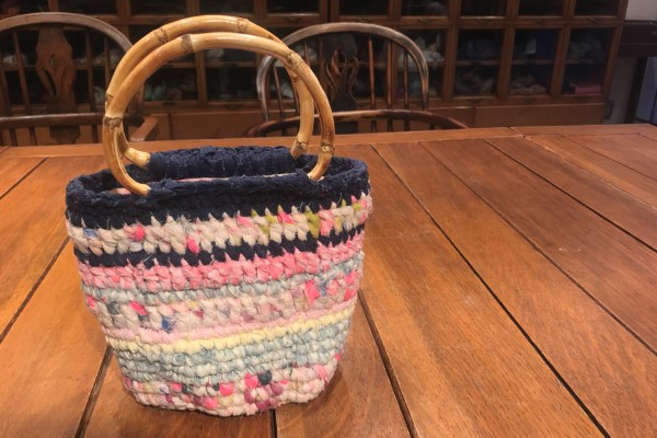 浴衣にもおすすめ 木の持ち手が付いたニットバック Knitlabo Blog