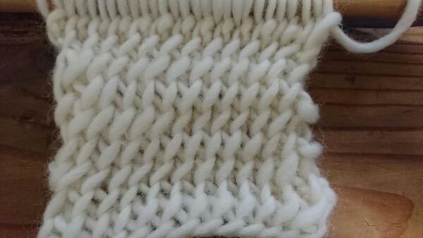 目からウロコ こんな編み方が 棒針で編む ヘリンボーン編み Knitlabo Blog