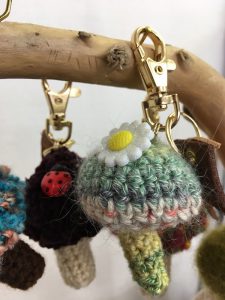 E*n様 頭もふもふきのこさんのキーホルダー◎ 編みぐるみ E*n様 頭もふもふきのこさんのキーホルダー◎ 編みぐるみ